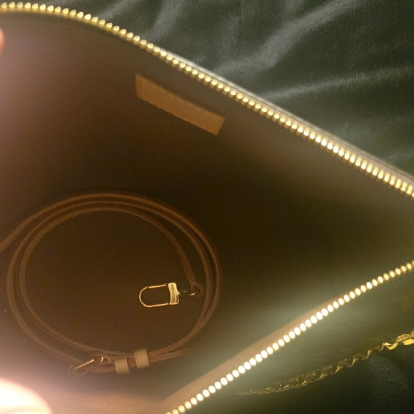 Louis Vuitton Multipass Monogram Shoulder Bag - Picture 5 of 5